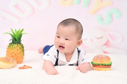 邵阳县宝宝在妈妈肚子里